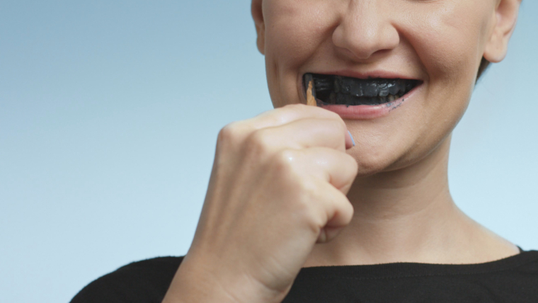 Rivelatori di placca: cosa sono e come aiutano i denti