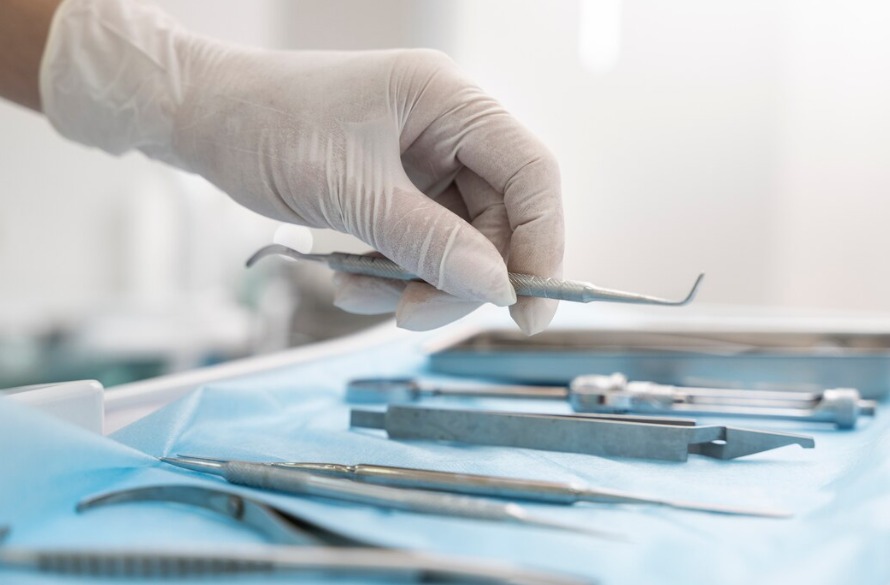 Come si chiamano gli strumenti dei dentisti?